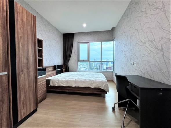 bedroom and room interior of Life Ratchadapisek