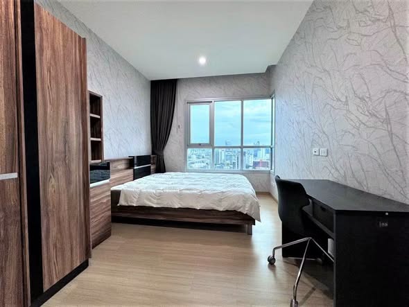 bedroom and room interior of Life Ratchadapisek
