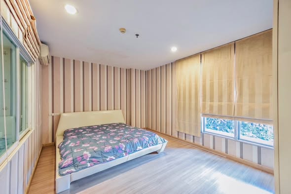 bedroom and room interior of Life @ Sathon 10