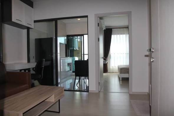 bedroom and room interior of Life Sukhumvit 48