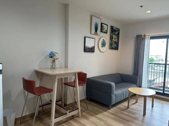 living room of Life Sukhumvit 48