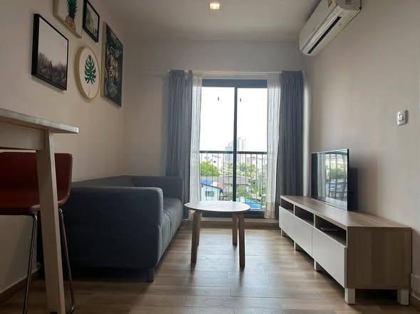 living room and room interior of Life Sukhumvit 48