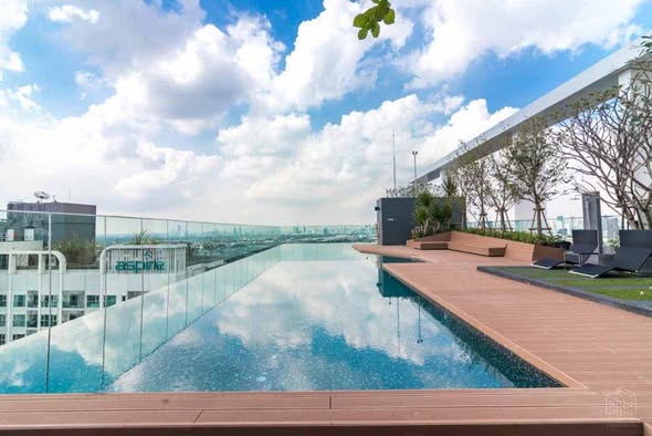 pool of Life Sukhumvit 48