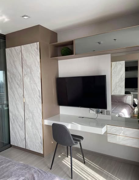 bedroom and room interior of Life Sukhumvit 62