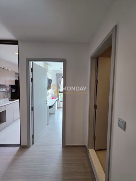 room interior of Life Sukhumvit 62