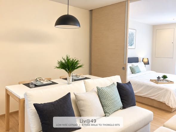 bedroom of LIV@49