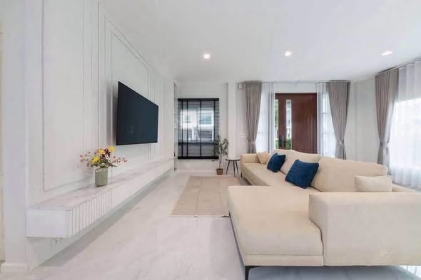 living room of ลัดดารมย์ วงแหวน-รามอินทรา