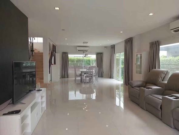 living room of ลัดดารมย์ วงแหวน-รามอินทรา
