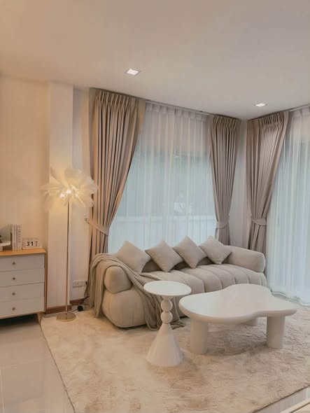 living room and bedroom of คาซ่า พรีเมี่ยม ราชพฤกษ์-แจ้งวัฒนะ