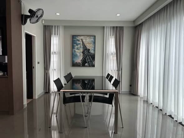 living room and room interior of บ้านลุมพินี สวนหลวง ร.๙