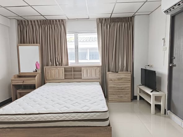 bedroom of Lumpini Center Condo@Happyland Bangkapi