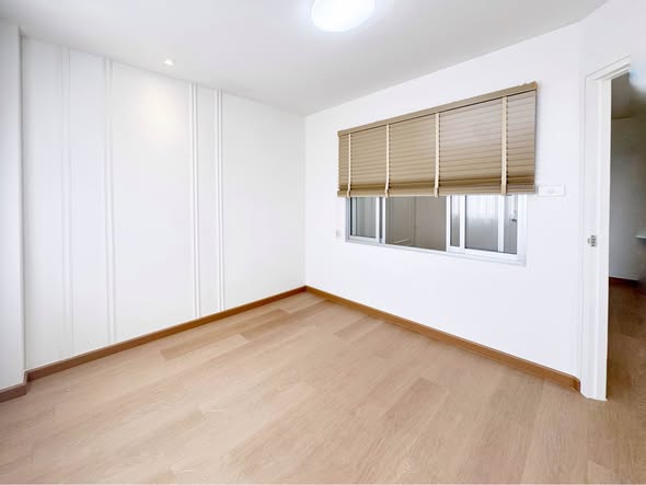 room interior of Lumpini Condo Town Bodindecha-Ramkhamhaeng