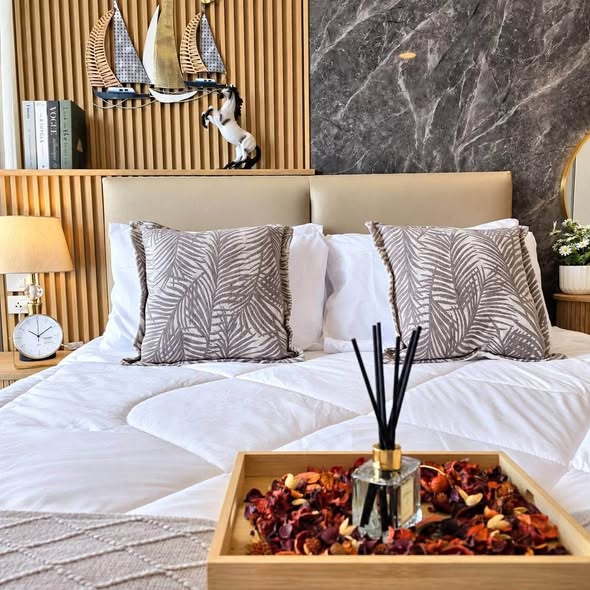 bedroom and bathroom of Lumpini Park Beach Jomtien