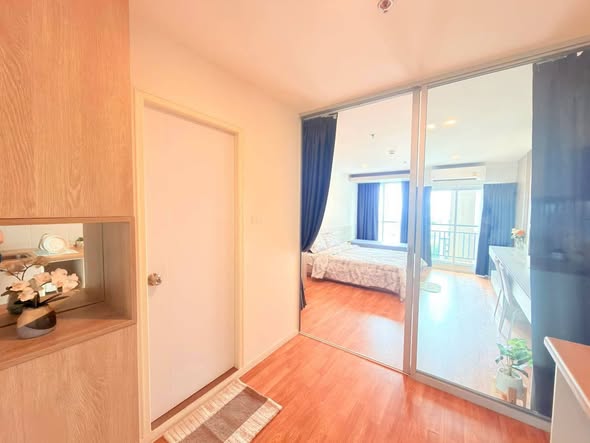 bedroom and room interior of Lumpini Park Boromratchachonni – Sirindhorn