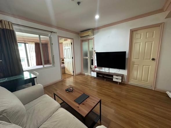 bedroom of Lumpini Place Narathiwas – Chaopraya