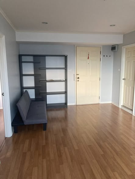room interior of Lumpini Place Phahon-Saphan Khwai