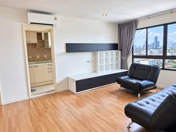 living room and bedroom of Lumpini Place Rama 3 – Riverview