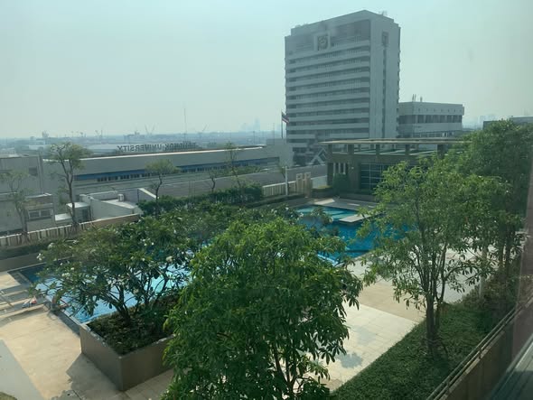 pool of Lumpini Place Rama 4 – Kluai Nam Thai