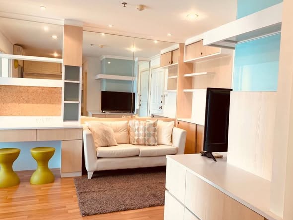 living room and room interior and kitchen of Lumpini Place Rama 9 – Ratchada
