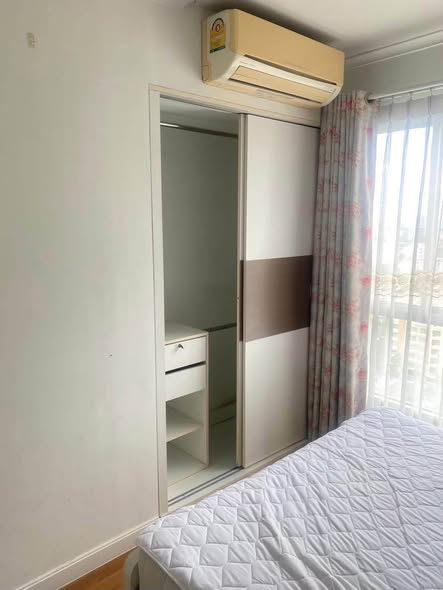 bedroom of Lumpini Place Ratchayotin