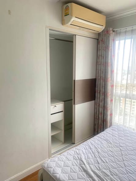 bedroom of Lumpini Place Ratchayotin