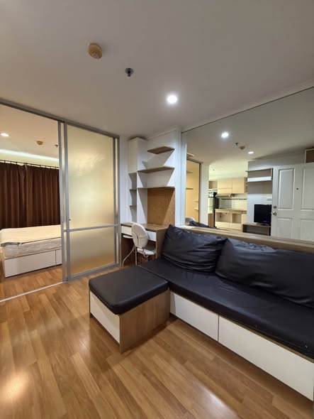 bedroom and living room and room interior of Lumpini Place Ratchayotin