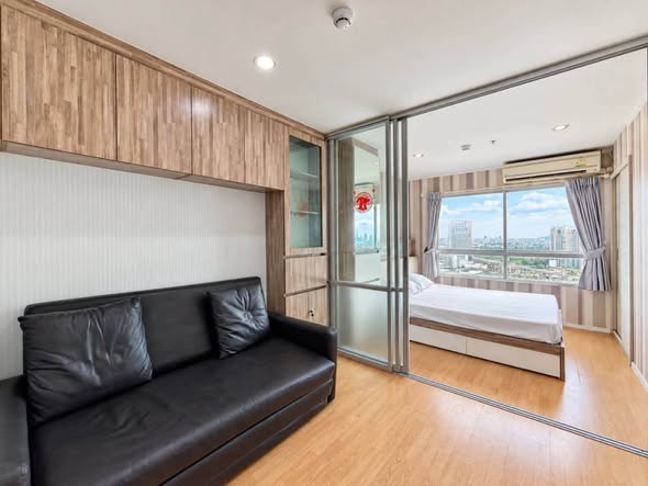 bedroom and living room and room interior of Lumpini Place Srinagarindra – Hua Mak Station