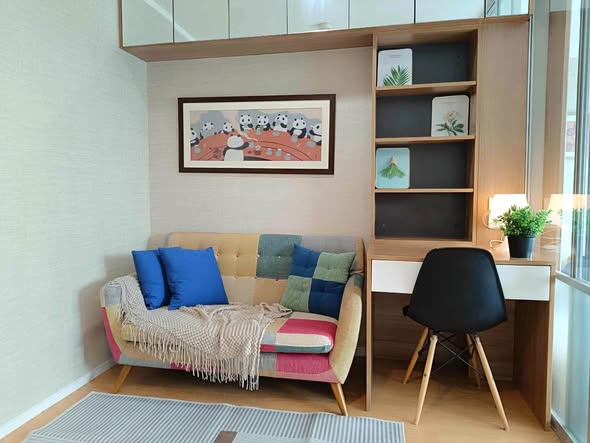 living room of Lumpini Place Srinagarindra – Hua Mak Station