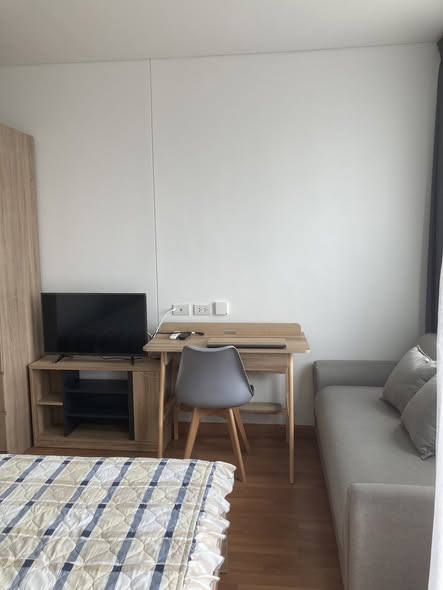 bedroom of Lumpini Place Taopoon Interchange