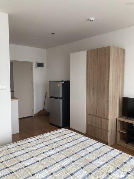 bedroom and room interior of Lumpini Place Taopoon Interchange