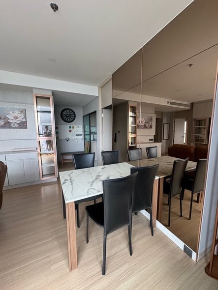 room interior of Lumpini Suite Phetchaburi – Makkasan