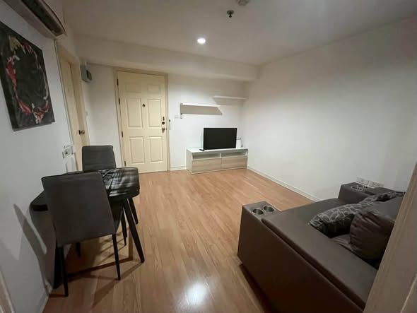 living room of Lumpini Sukhumvit 77