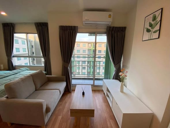 bedroom and living room of Lumpini Ville Pranangklao – Riverview.