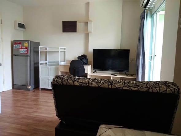 living room and bedroom of Lumpini Ville Pranangklao – Riverview.