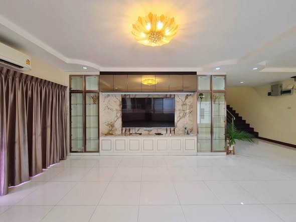 LUXURY HOME VILLAS LTD