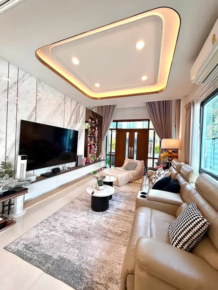 living room of LUXURY HOME VILLAS LTD