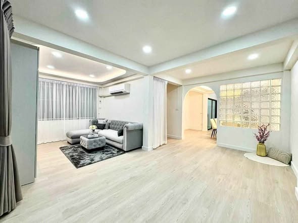 living room of LUXURY HOME VILLAS LTD
