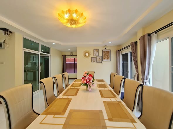 room interior of LUXURY HOME VILLAS LTD