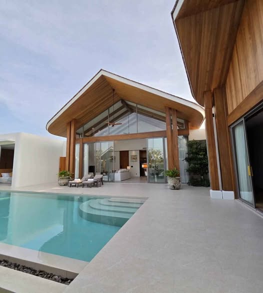room interior of Luxury pool villa 604