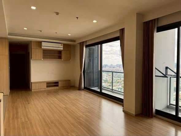 bedroom of M Jatujak