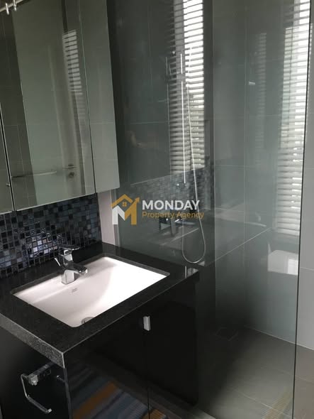 room interior and bathroom of M Ladprao