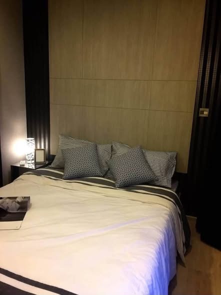 bedroom of M Thonglor 10