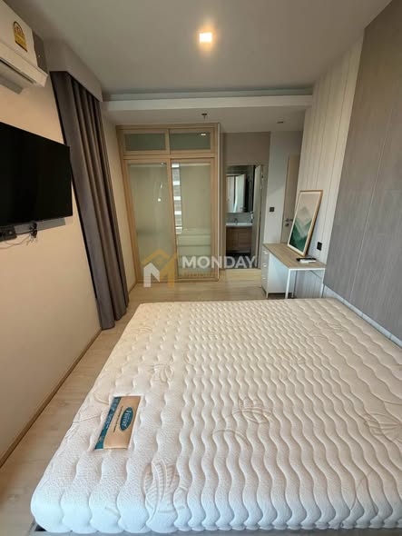 bedroom of M Thonglor 10