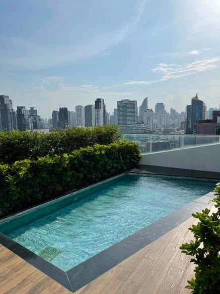 M Thonglor 10