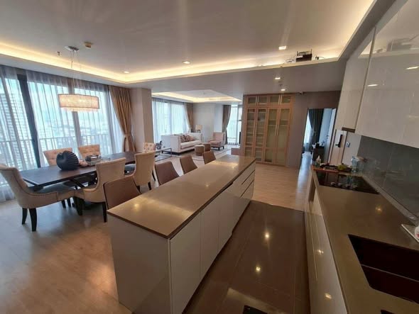 kitchen of M Thonglor 10