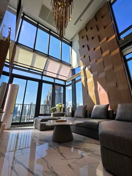 living room of M Thonglor 10