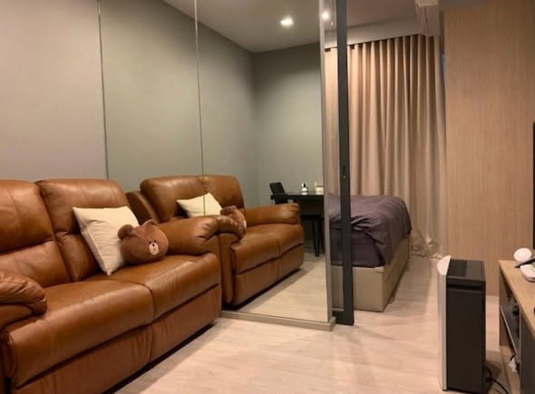 living room and room interior of M Thonglor 10