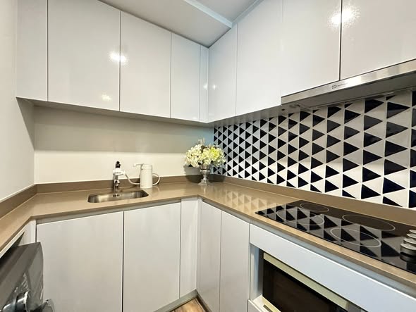 bathroom and kitchen of Maestro 01 Sathorn-Yenakat