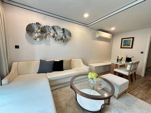 bedroom and living room of Maestro 01 Sathorn-Yenakat