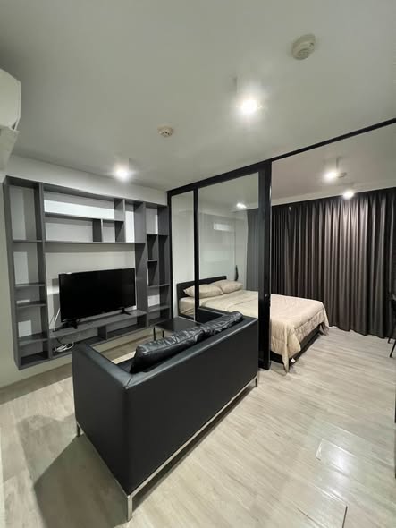 living room and bedroom and room interior of Maestro 02 Ruamrudee